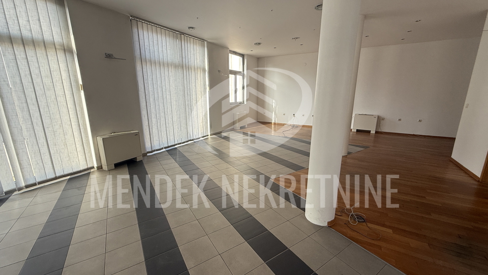 Commercial Property, 690 m2, For Sale, Čakovec - Centar