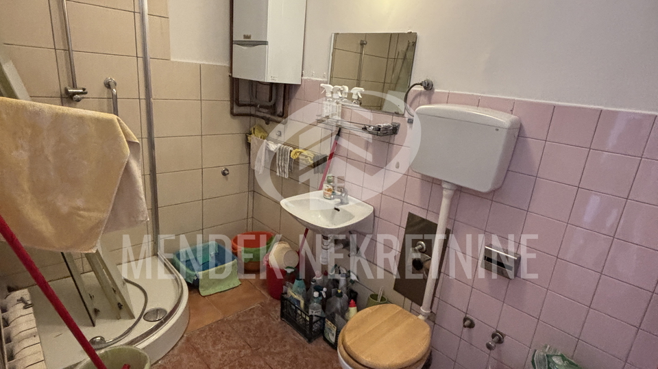 Apartment&comma; 80 m2&comma; For Sale&comma; Vara&zcaron;din - Banfica