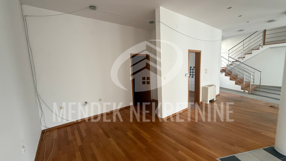 House, 690 m2, For Sale, Čakovec - Centar