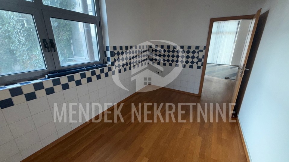 House, 690 m2, For Sale, Čakovec - Centar