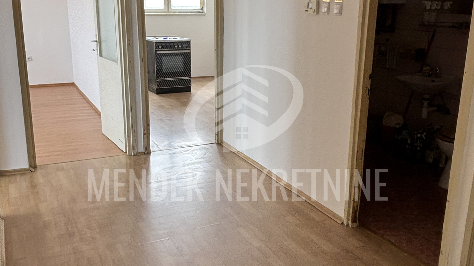 Apartment&comma; 80 m2&comma; For Sale&comma; Vara&zcaron;din - Banfica
