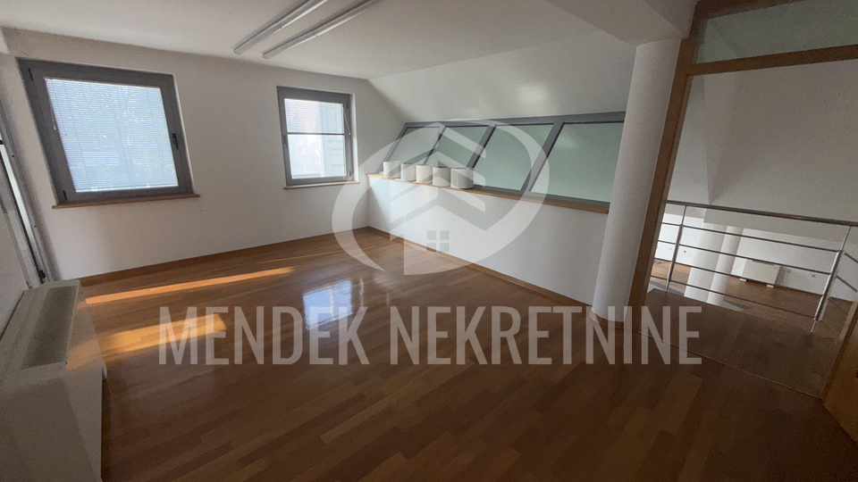 Commercial Property, 690 m2, For Sale, Čakovec - Centar