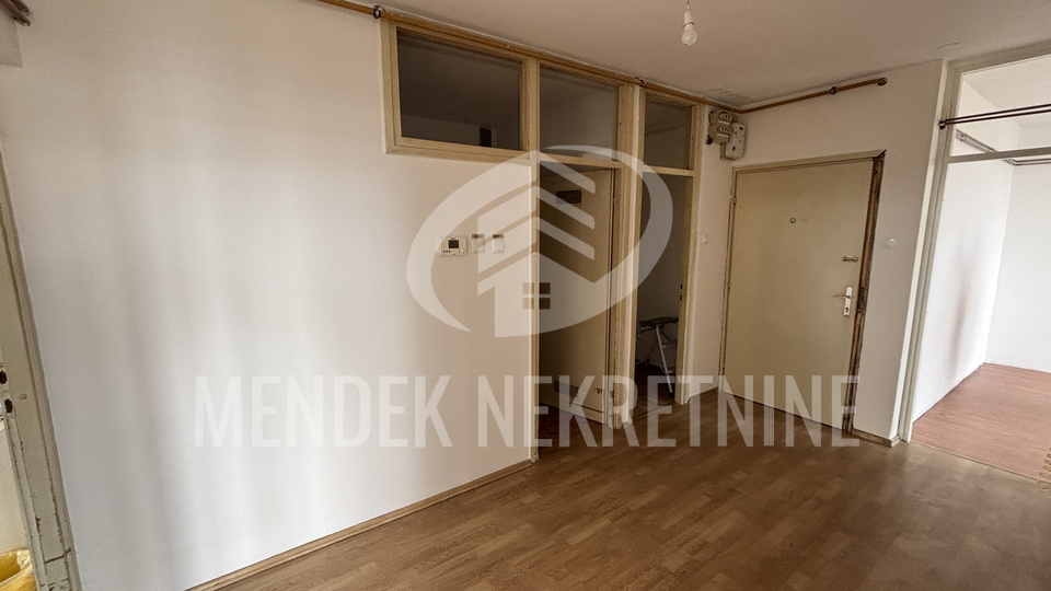 Apartment&comma; 80 m2&comma; For Sale&comma; Vara&zcaron;din - Banfica