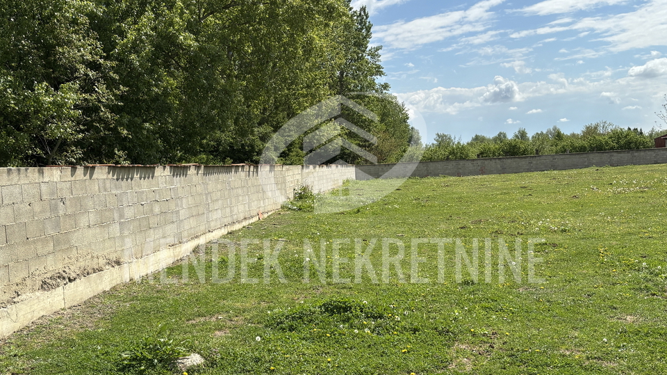 Commercial Property&comma; 7600 m2&comma; For Sale&comma; Vara&zcaron;din - Texas