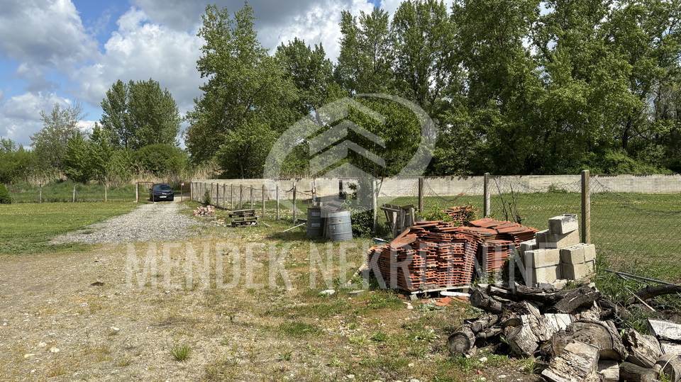 Commercial Property&comma; 7600 m2&comma; For Sale&comma; Vara&zcaron;din - Texas