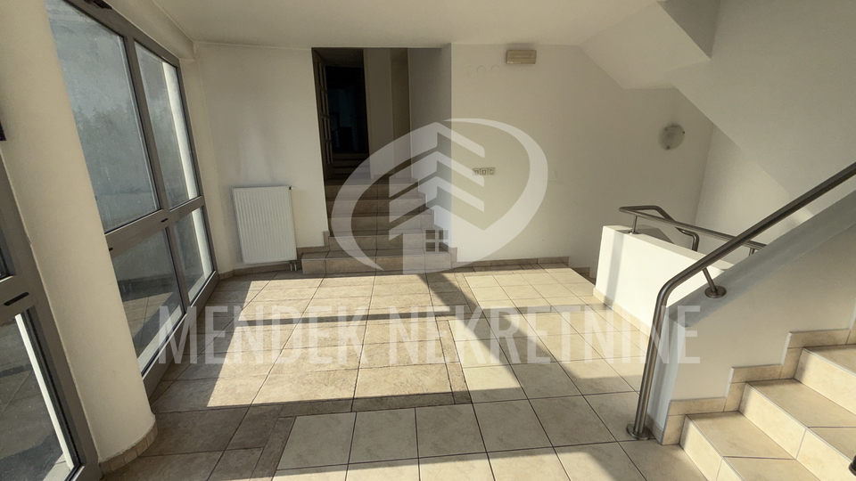 Commercial Property, 690 m2, For Sale, Čakovec - Centar