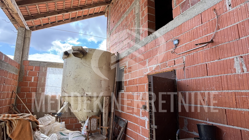 Commercial Property&comma; 7600 m2&comma; For Sale&comma; Vara&zcaron;din - Texas