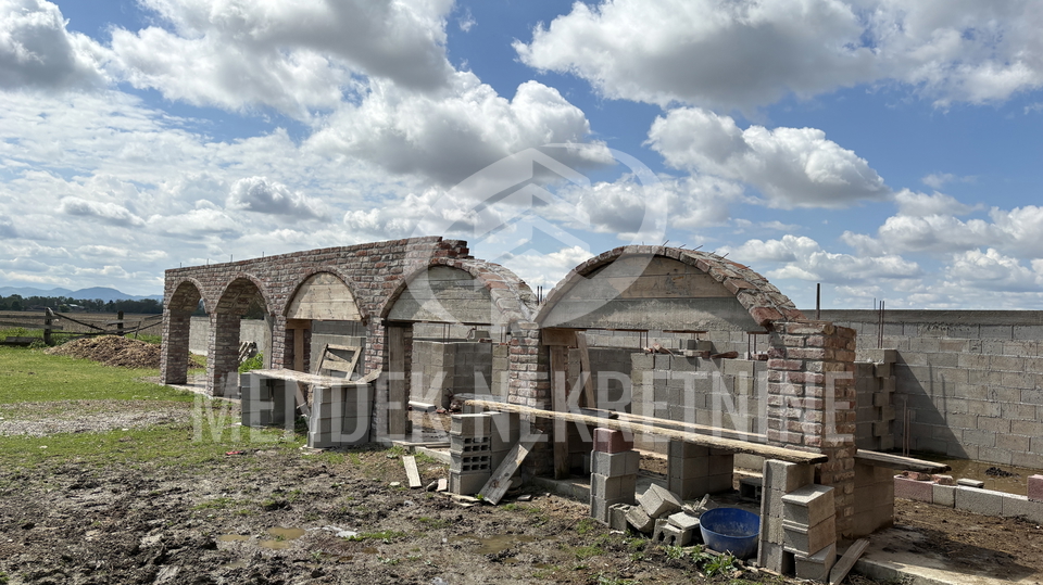 Commercial Property&comma; 7600 m2&comma; For Sale&comma; Vara&zcaron;din - Texas