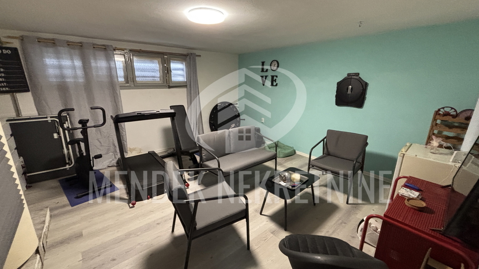 Pisarne&comma; 300 m2&comma; Prodaja&comma; Vara&zcaron;din - Centar