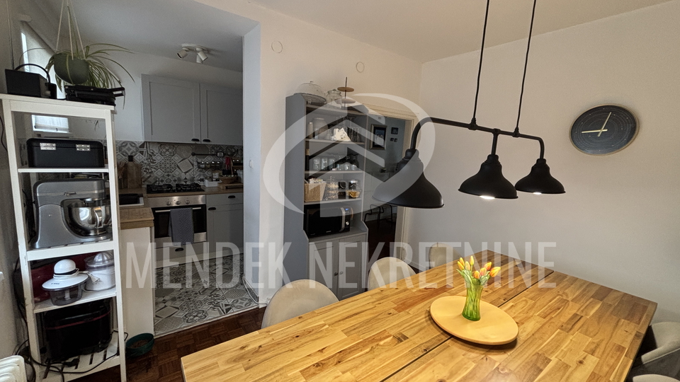 Hi&scaron;a&comma; 300 m2&comma; Prodaja&comma; Vara&zcaron;din - Centar