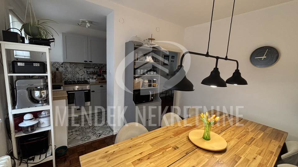 Pisarne&comma; 300 m2&comma; Prodaja&comma; Vara&zcaron;din - Centar