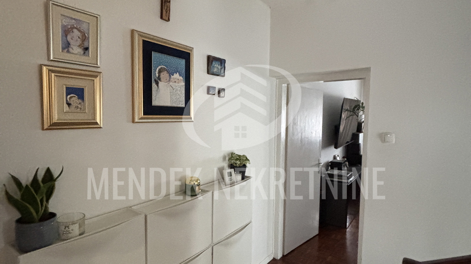 Hi&scaron;a&comma; 300 m2&comma; Prodaja&comma; Vara&zcaron;din - Centar