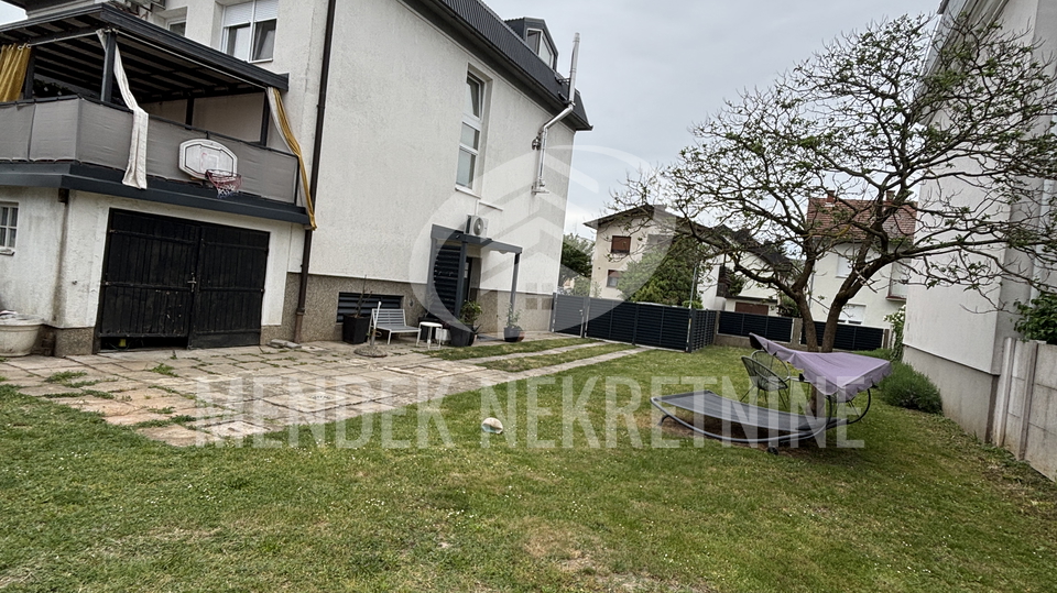 Hi&scaron;a&comma; 300 m2&comma; Prodaja&comma; Vara&zcaron;din - Centar