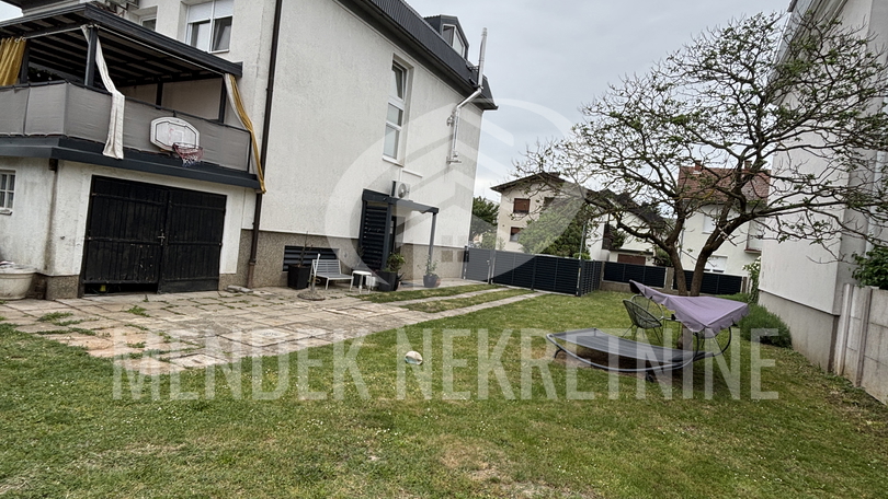Pisarne&comma; 300 m2&comma; Prodaja&comma; Vara&zcaron;din - Centar