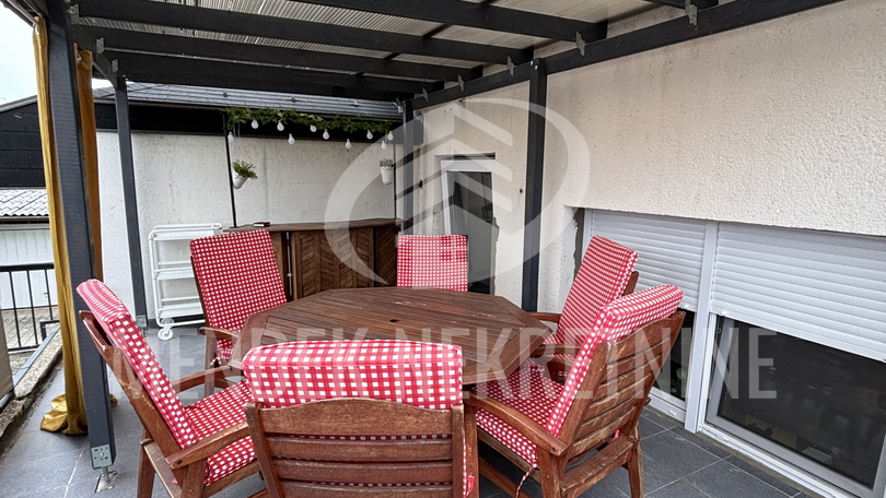 Pisarne&comma; 300 m2&comma; Prodaja&comma; Vara&zcaron;din - Centar