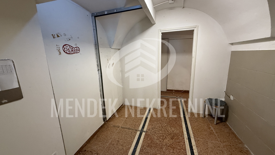 Ulični lokal 74 m2, pješačka zona, Varaždin, centar, najam
