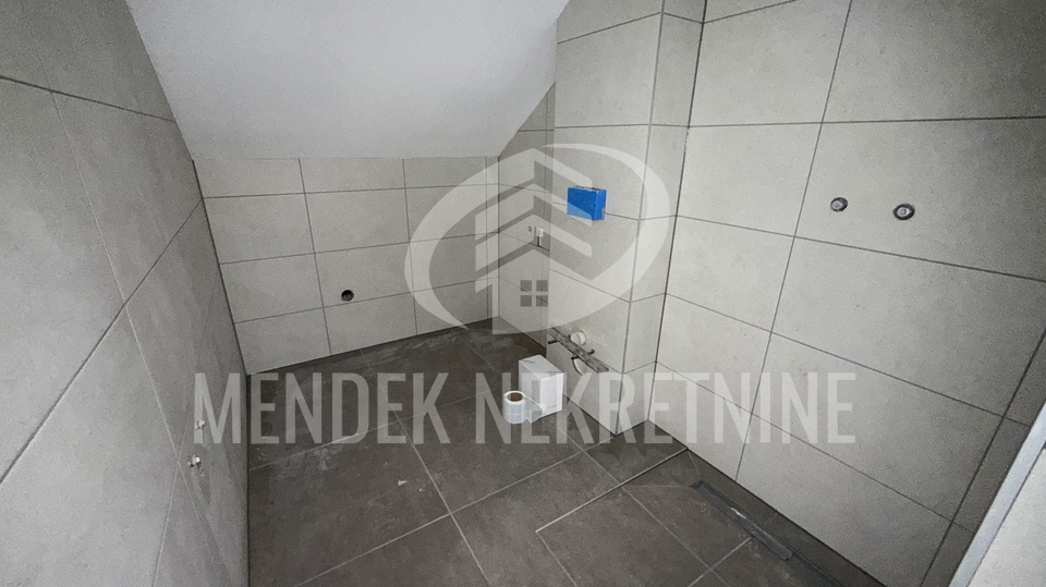 PRILIKA ZA INVESTICIJU&excl; KOMPLET 5 GARSONJERA 102 m2&comma; Hallers&comma; Vara&zcaron;din&comma; prodaja