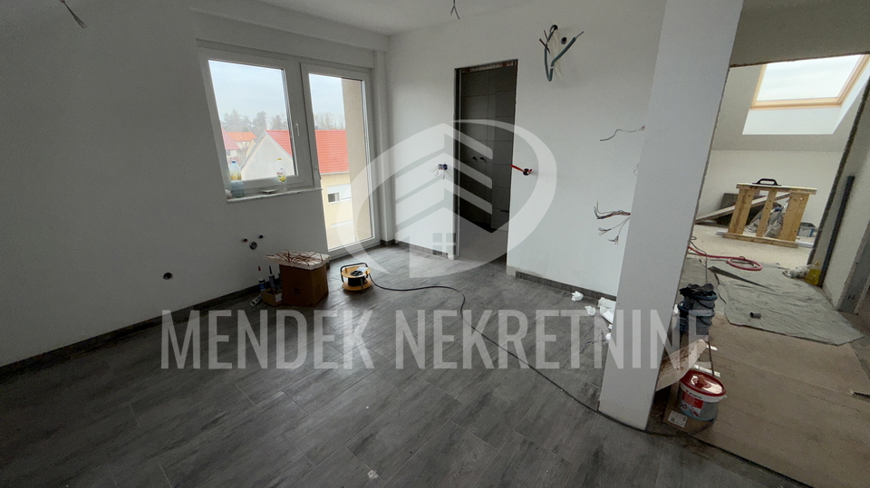 PRILIKA ZA INVESTICIJU&excl; KOMPLET 5 GARSONJERA 102 m2&comma; Hallers&comma; Vara&zcaron;din&comma; prodaja