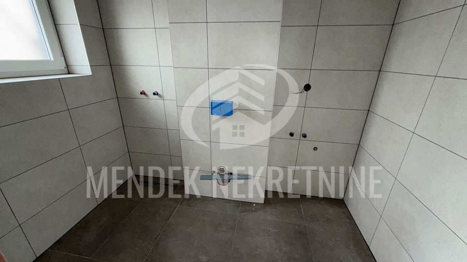 PRILIKA ZA INVESTICIJU&excl; KOMPLET 5 GARSONJERA 102 m2&comma; Hallers&comma; Vara&zcaron;din&comma; prodaja