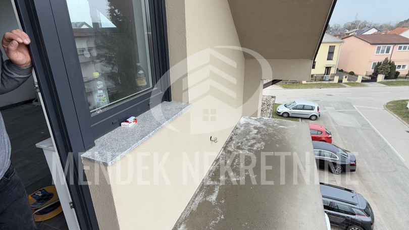 PRILIKA ZA INVESTICIJU&excl; KOMPLET 5 GARSONJERA 102 m2&comma; Hallers&comma; Vara&zcaron;din&comma; prodaja