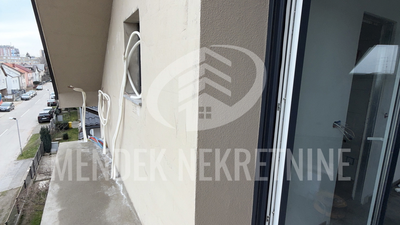 PRILIKA ZA INVESTICIJU&excl; KOMPLET 5 GARSONJERA 102 m2&comma; Hallers&comma; Vara&zcaron;din&comma; prodaja