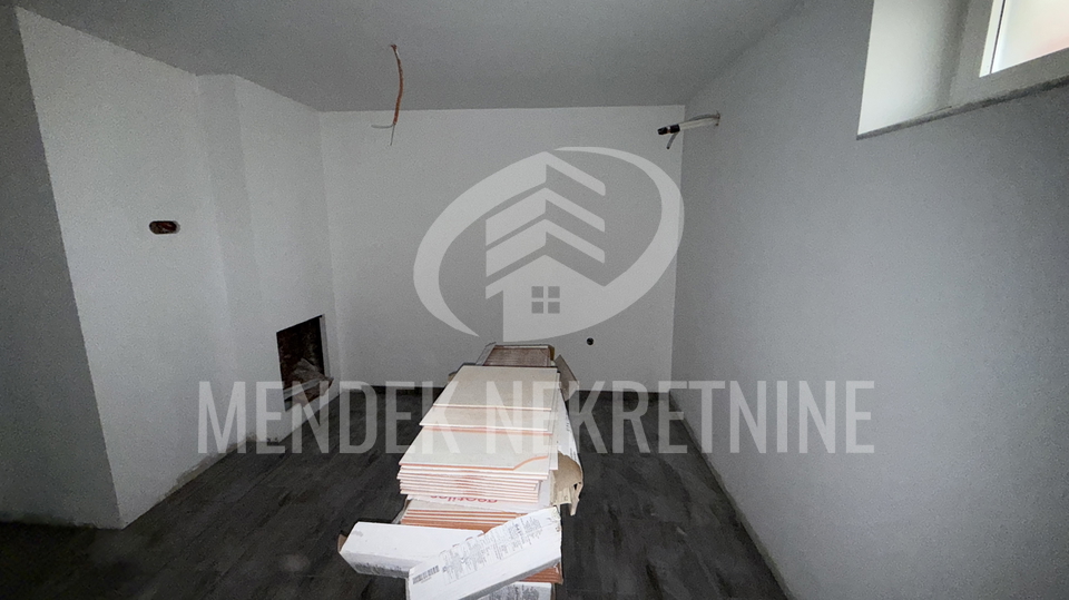 PRILIKA ZA INVESTICIJU&excl; KOMPLET 5 GARSONJERA 102 m2&comma; Hallers&comma; Vara&zcaron;din&comma; prodaja