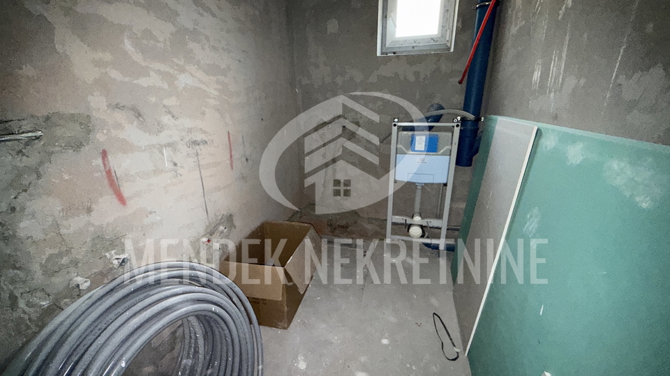 PRILIKA ZA INVESTICIJU&excl; KOMPLET 5 GARSONJERA 102 m2&comma; Hallers&comma; Vara&zcaron;din&comma; prodaja