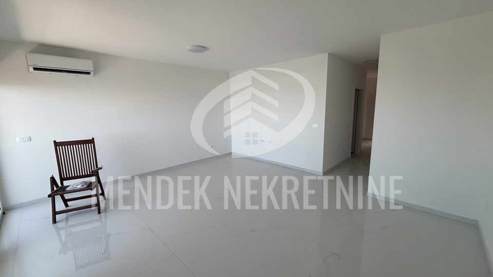 Apartma&comma; 74 m2&comma; Prodaja&comma; Novalja