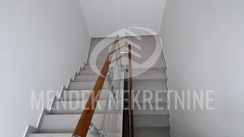 Apartma&comma; 74 m2&comma; Prodaja&comma; Novalja
