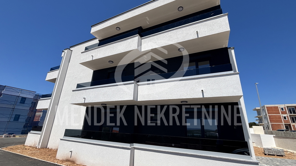 Apartma&comma; 74 m2&comma; Prodaja&comma; Novalja