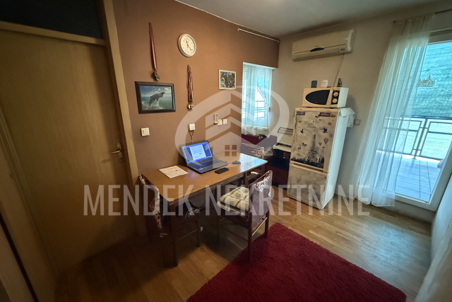 MALI PENTHOUSE, 2 SOBAN NOVIJA ZGRADA, BANFICA, VARAŽDIN