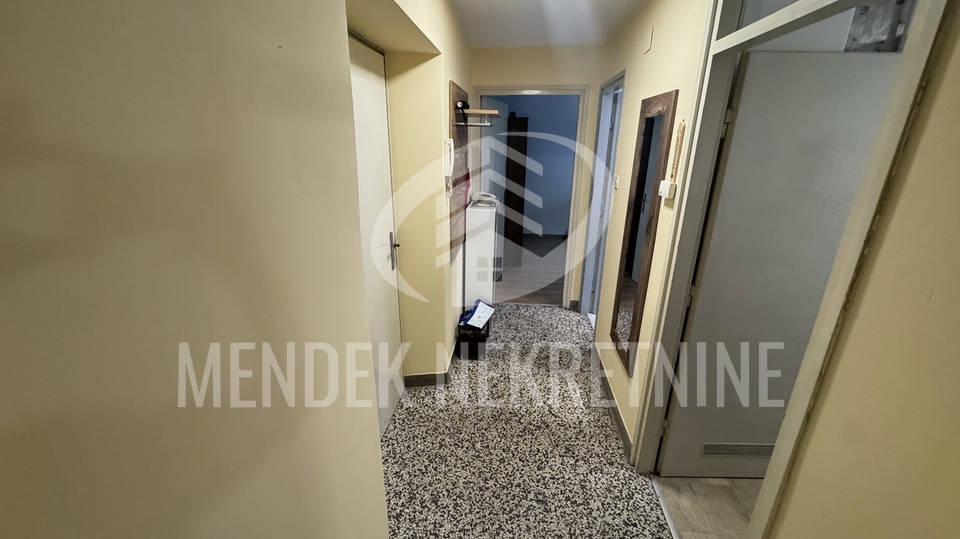 Stanovanje&comma; 49 m2&comma; Prodaja&comma; Vara&zcaron;din - Centar