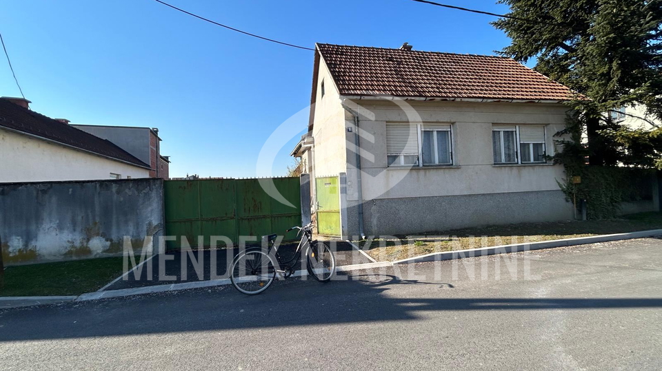 Hi&scaron;a&comma; 144 m2&comma; Prodaja&comma; Vara&zcaron;din - Banfica