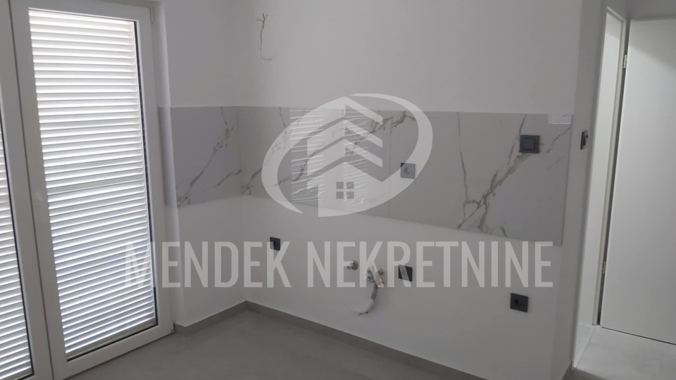 200 m od mora! Apartman 24 m2, 1. kat, parking, Stara Novalja