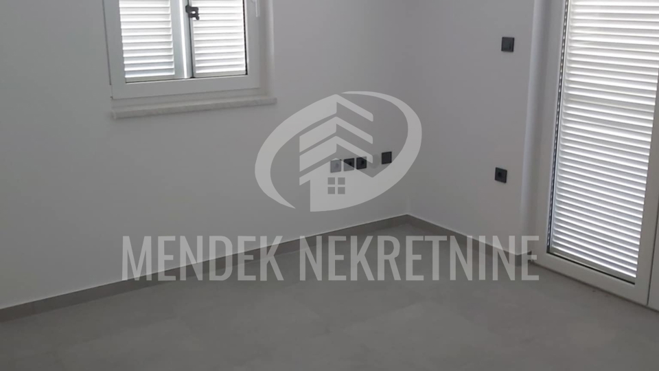 200 m od mora! Apartman 24 m2, 1. kat, parking, Stara Novalja
