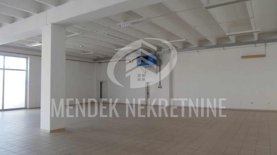 Uffici&comma; 4950 m2&comma; Affitto&comma; Vara&zcaron;din - Texas