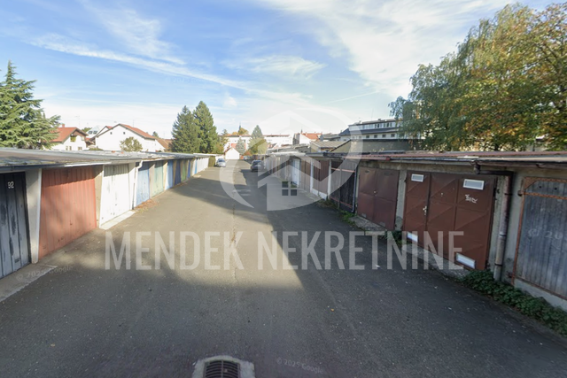 Garage, 15 m2, For Sale, Varaždin - Centar