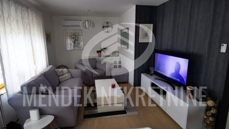 Apartment&comma; 88 m2&comma; For Sale&comma; &Ccaron;akovec - Centar