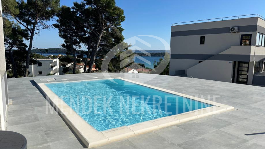 House&comma; 395 m2&comma; For Sale&comma; Rab - Banjol
