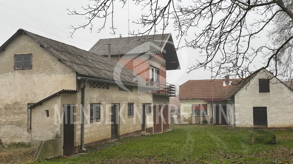 MIRNA LOKACIJA - Ku&cacute;a&comma; dvori&scaron;te i gospodarske zgrade&comma; Vrbanovec&comma; Prodaja