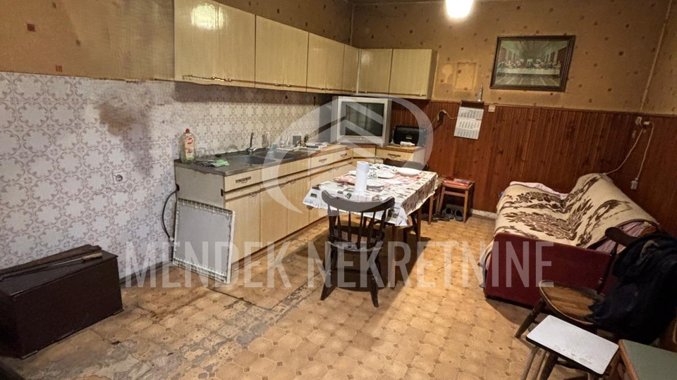 MIRNA LOKACIJA - Ku&cacute;a&comma; dvori&scaron;te i gospodarske zgrade&comma; Vrbanovec&comma; Prodaja