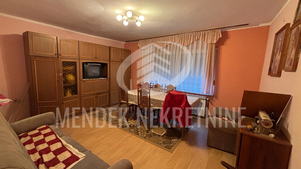 MIRNA LOKACIJA - Ku&cacute;a&comma; dvori&scaron;te i gospodarske zgrade&comma; Vrbanovec&comma; Prodaja