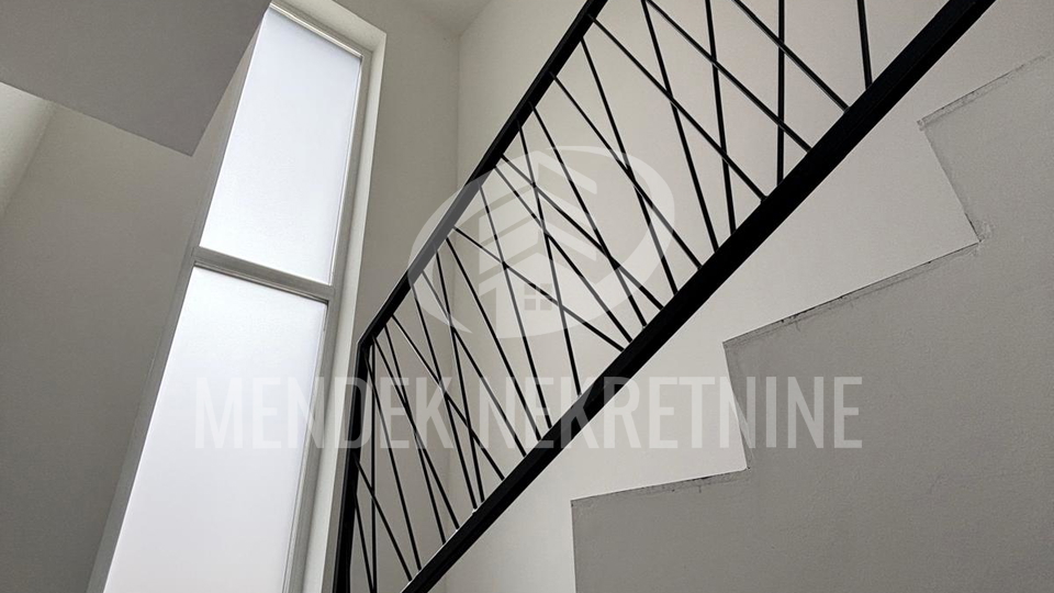 Stanovanje&comma; 130 m2&comma; Prodaja&comma; Sra&ccaron;inec