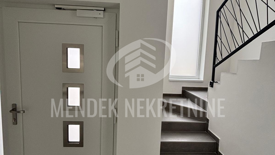 Stanovanje&comma; 130 m2&comma; Prodaja&comma; Sra&ccaron;inec