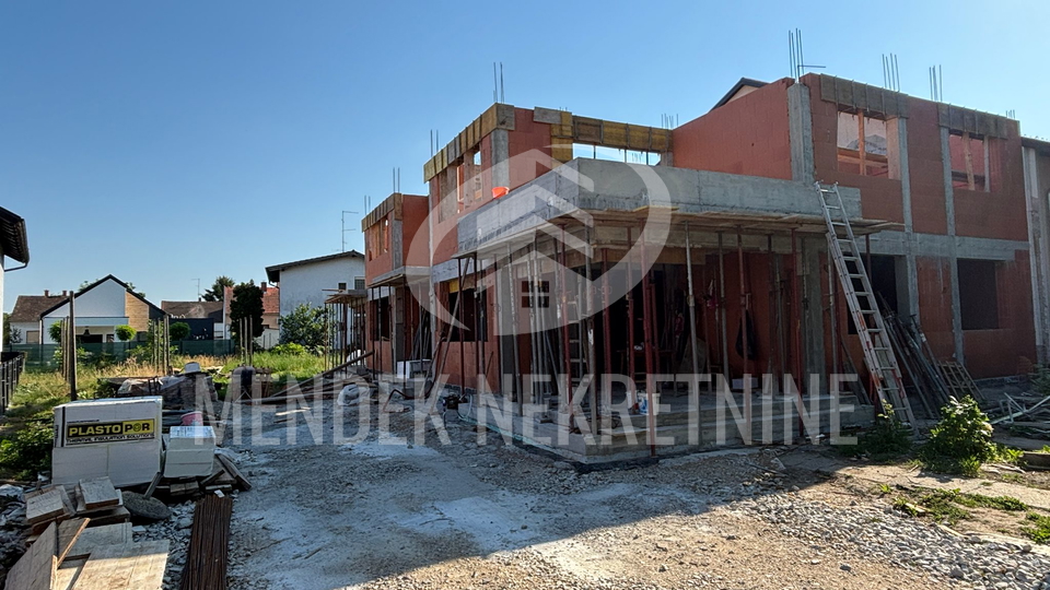 Apartment&comma; 92 m2&comma; For Sale&comma; Vara&zcaron;din - Hallers