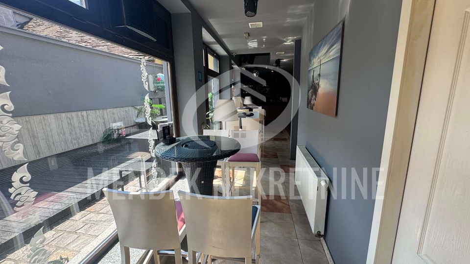 Caffe bar za zakup &vert; 185 m&sup2; &plus; terasa &vert; Strogi Centar Vara&zcaron;dina