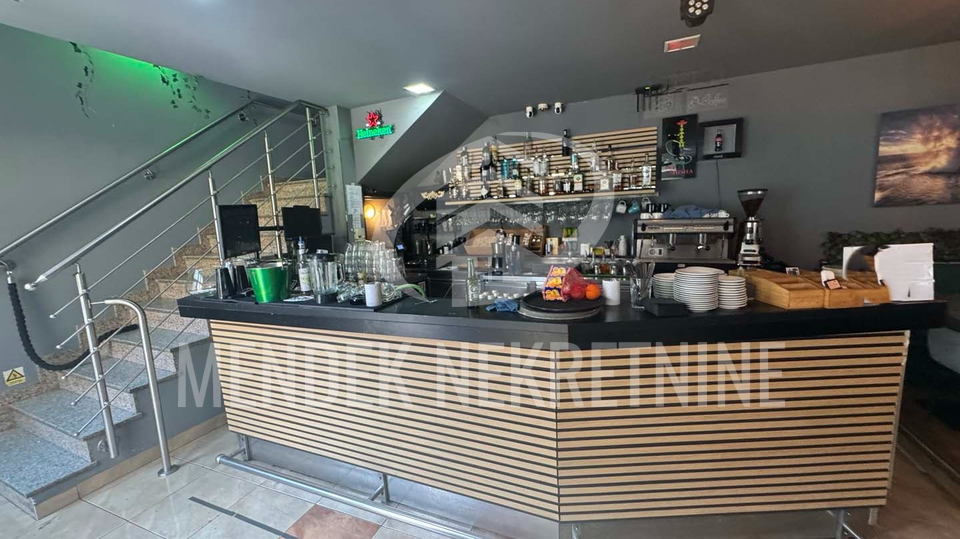 Caffe bar za zakup &vert; 185 m&sup2; &plus; terasa &vert; Strogi Centar Vara&zcaron;dina