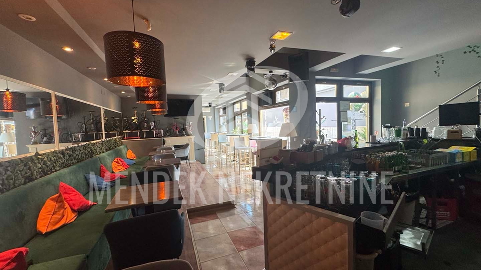 Caffe bar za zakup &vert; 185 m&sup2; &plus; terasa &vert; Strogi Centar Vara&zcaron;dina