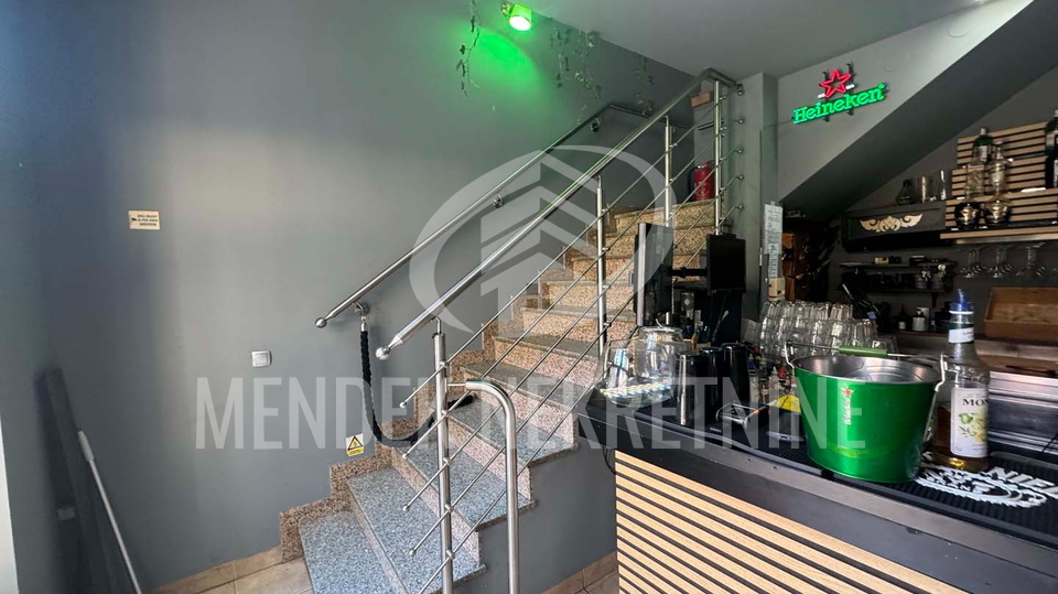 Caffe bar za zakup &vert; 185 m&sup2; &plus; terasa &vert; Strogi Centar Vara&zcaron;dina