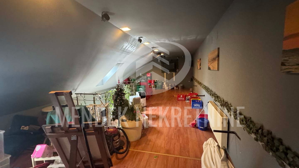 Caffe bar za zakup &vert; 185 m&sup2; &plus; terasa &vert; Strogi Centar Vara&zcaron;dina